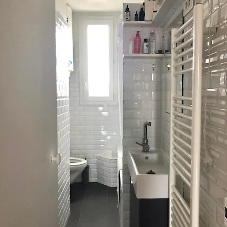 Guestready -- Serene Parisian Apt In The 10Th Across Gare Du Nord * Paris