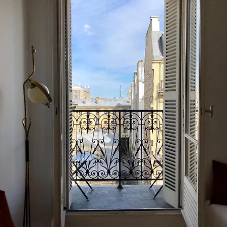 Guestready -- Serene Parisian Apt In The 10Th Across Gare Du Nord Appartamento